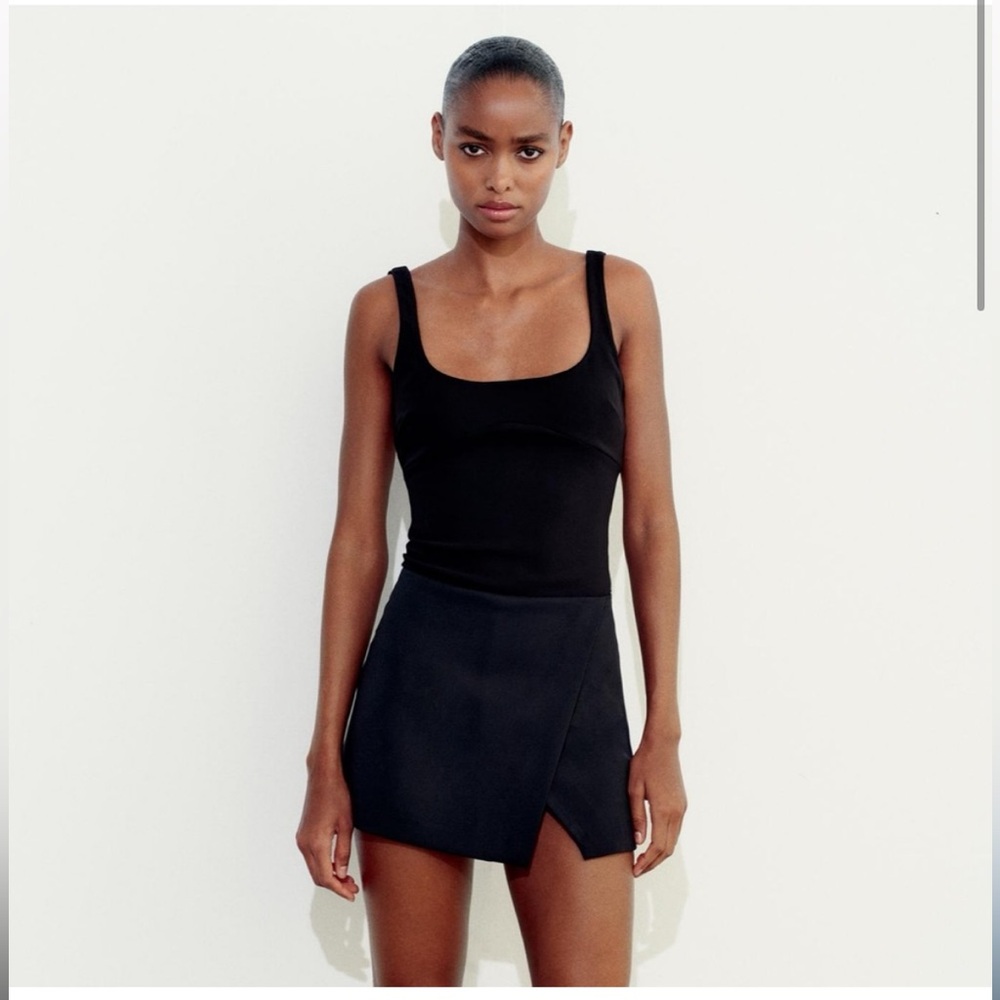 NWOT Zara asymmetrical skort, small